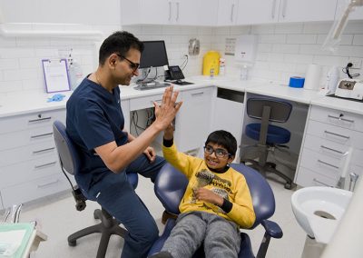 dr-nishant-with-patient